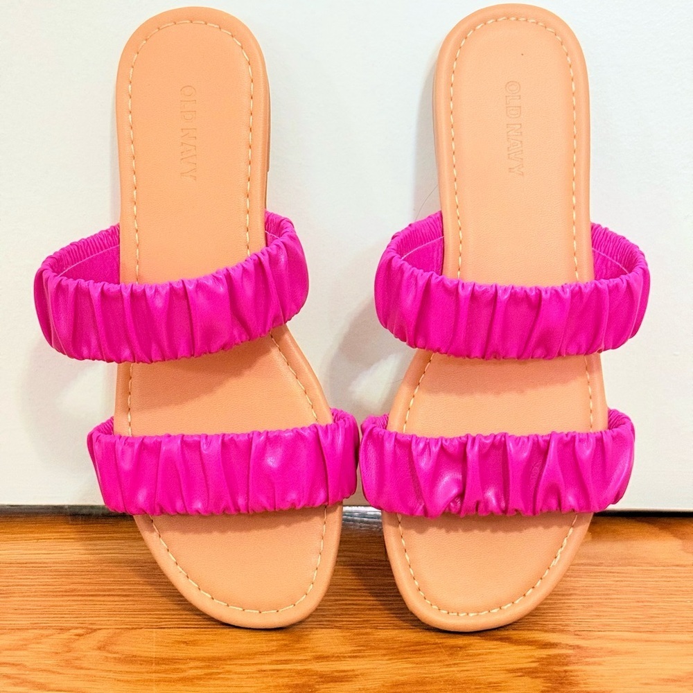Women's Fuchsia Sandals‎